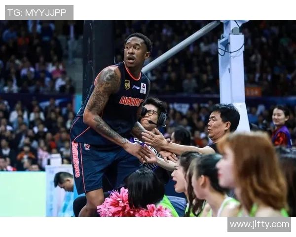 约翰-埃格伯努连续三场CBA比赛砍下30+得分，展现超级球星风范