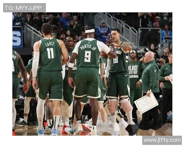 雄鹿全明星由三巨头领衔出战，豪取四连胜