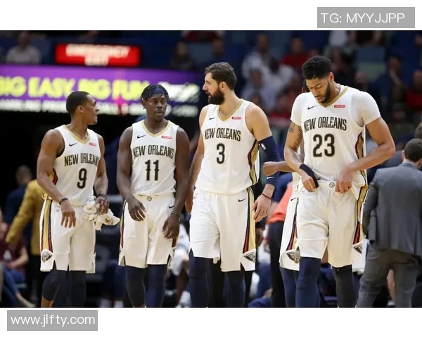 鹈鹕球迷积极响应球队号召，助威声音震天响